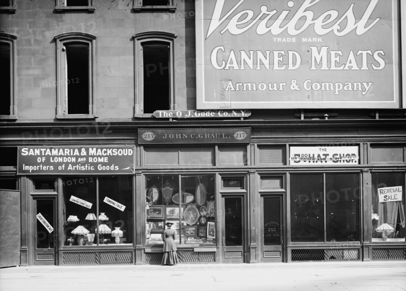 John C. Graul's art store, 217 Fifth Avenue, New York, between 1900 and 1905. Creator: Unknown.