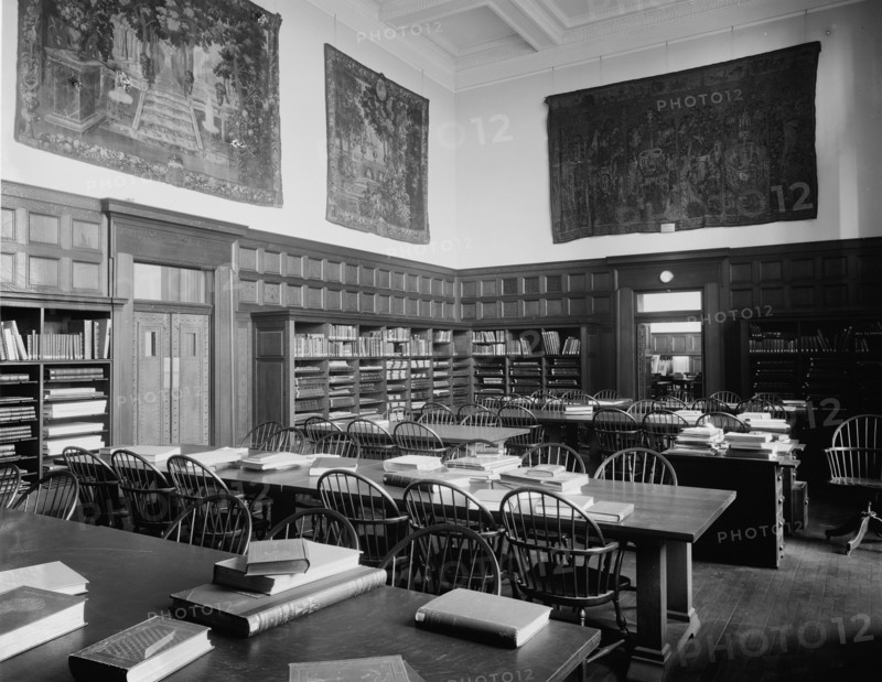 Hunt Memorial Library, Museum of Fine Arts, Boston, Mass., c.between 1910 and 1920. Creator: Unknown.