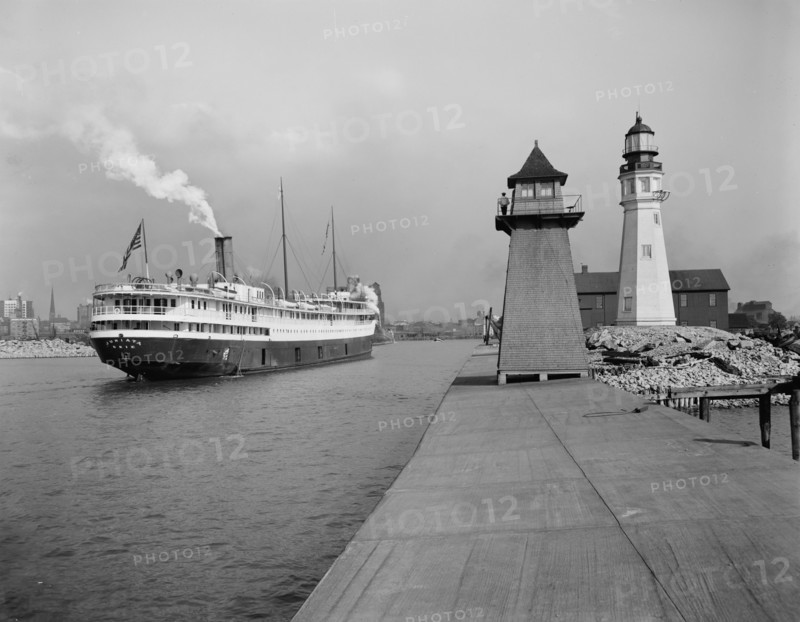 Harbor entrance and lights, Buffalo, N.Y., c.between 1910 and 1920. Creator: Unknown.