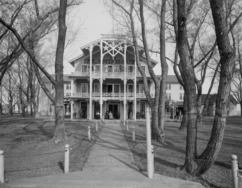 Star Island House, Ste. Claire [sic] Flats, Mich., c.between 1910 and 1920. Creator: Unknown.