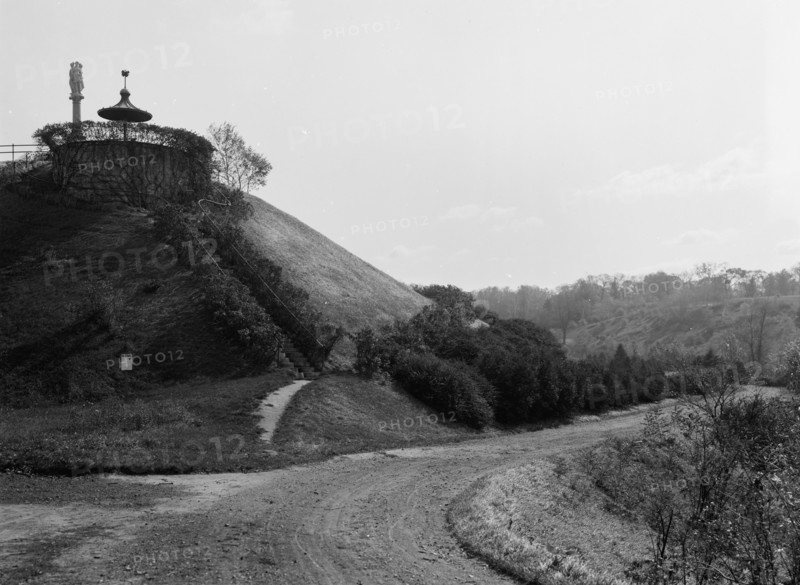 Entrance to aquatic gardens, Forest Park, Springfield, Mass., c.between 1910 and 1920. Creator: Unknown.