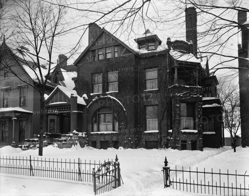 Residence of Hervie Wetzel, Detroit, Mich., between 1905 and 1915. Creator: Unknown.