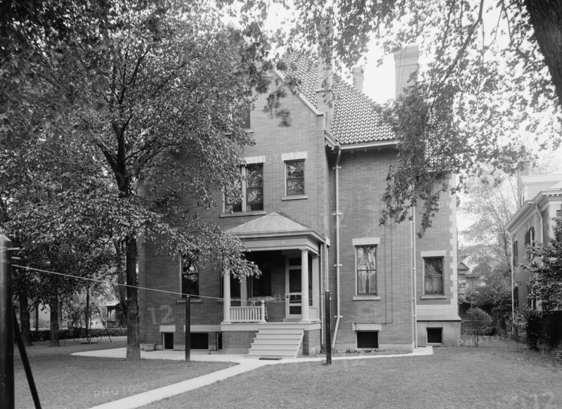 Residence of Mr. Fair, 40 Putnam Avenue, Detroit, Mich., between 1905 and 1915. Creator: Unknown.