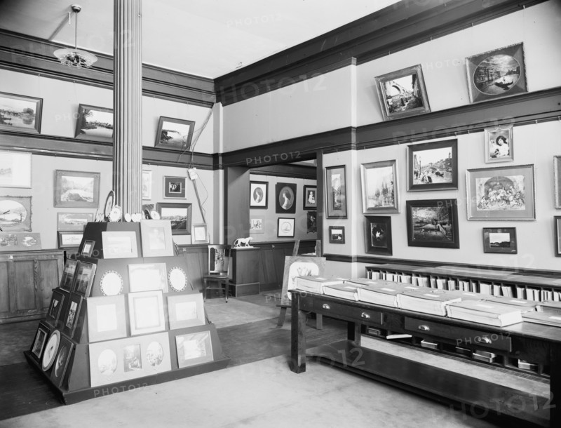 Detroit Photographic Co., 218 Fifth Avenue, New York, between 1900 and 1910. Creator: Unknown.