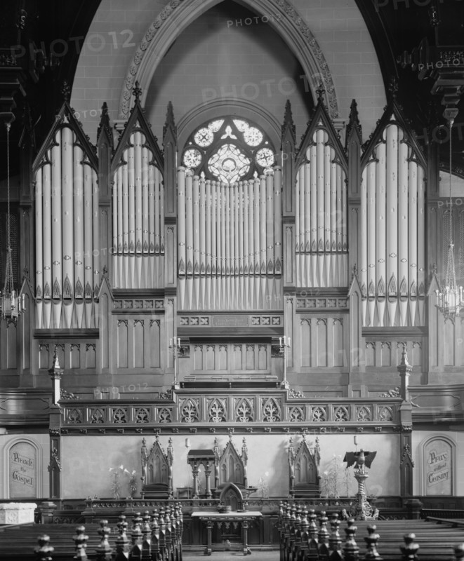 Organ at Fort Street Presbyterian Church, Detroit, Mich., between 1905 and 1915. Creator: Unknown.