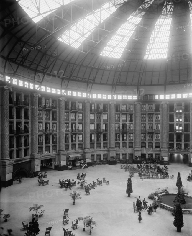 Atrium of New West Baden Springs Hotel, West BadenSprings, Ind., between 1900 and 1915. Creator: Unknown.