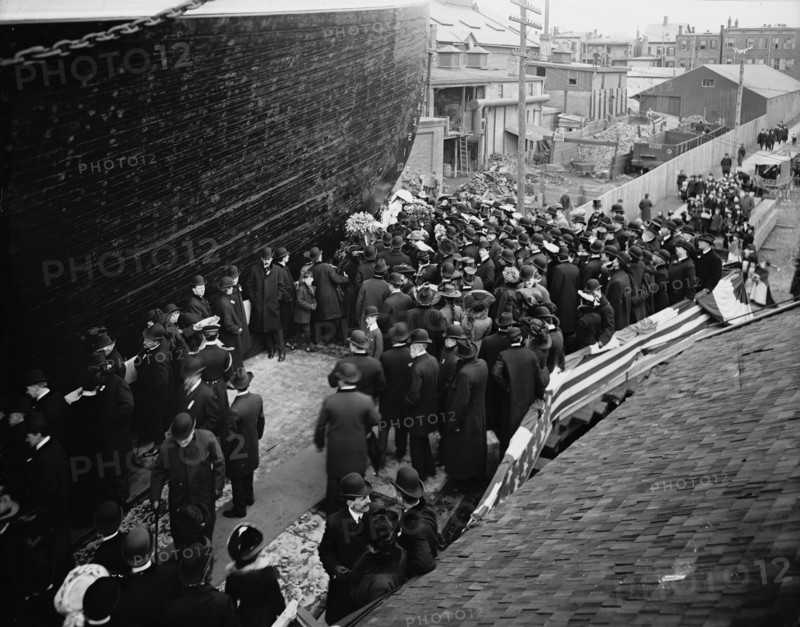 Launch of the Chattanooga, between 1900 and 1905. Creator: Unknown.