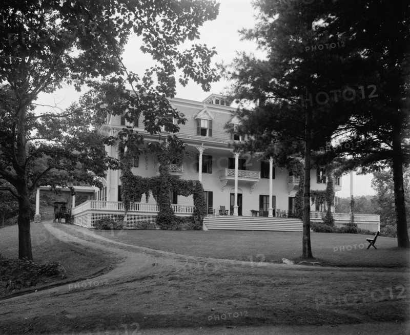 Rogers Rock Hotel, Lake George, N.Y., between 1900 and 1905. Creator: Unknown.