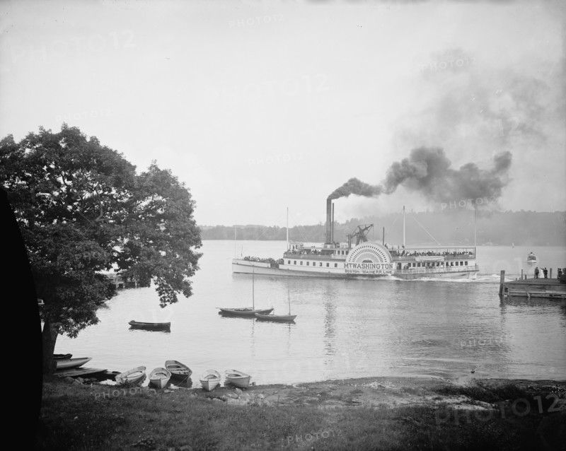Str. Mt. Washington leaving wharf at Weirs, Lake Winnipesaukee, N.H., (1906?). Creator: Unknown.