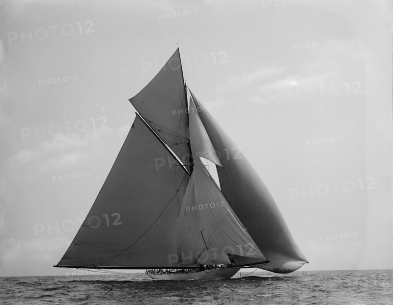 Vigilant, 1895 Aug 6, c1895. Creator: John S Johnston.