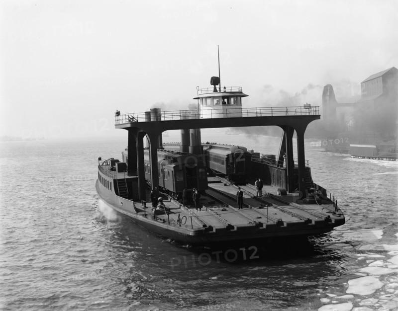 Transfer steamer Detroit, between 1900 and 1905. Creator: Unknown.