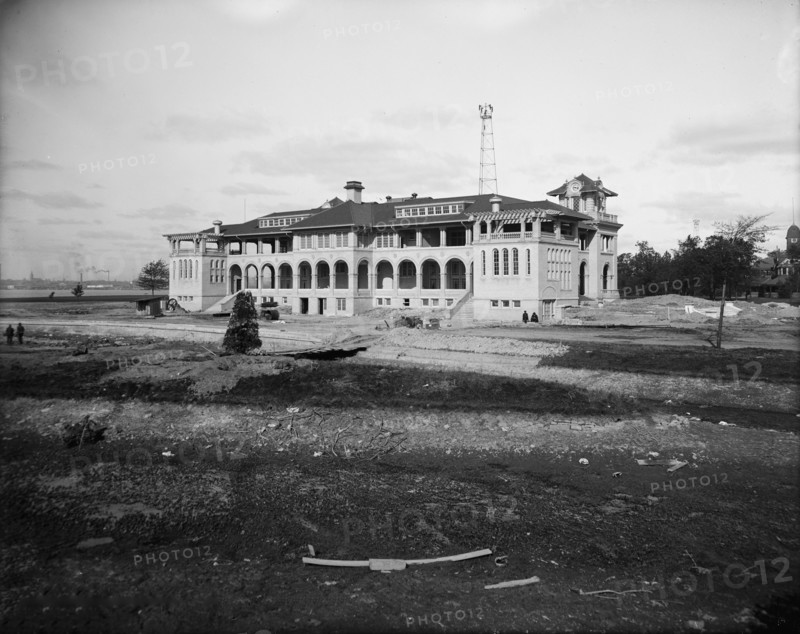 New casino, Belle Isle Park, Detroit, Mich., ca 1907. Creator: Unknown.