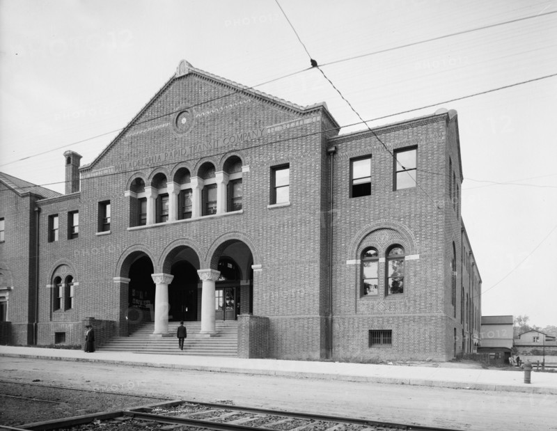 Elevated railway terminal, Philadelphia, Pa., between 1900 and 1910. Creator: Unknown.