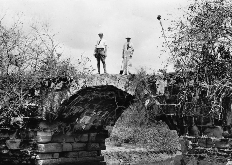 Stone arch, King's Highway bridge, Panama, c.between 1910 and 1920. Creator: Unknown.