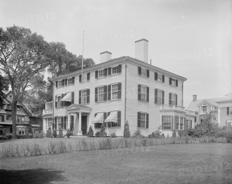 Lee House, Cambridge, Mass., between 1900 and 1920. Creator: Unknown.