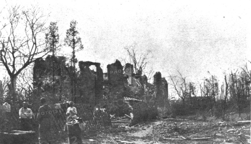 ''La seconde bataille d'Ypres; Le chateau de Langemarck', 1915. Creator: Unknown.