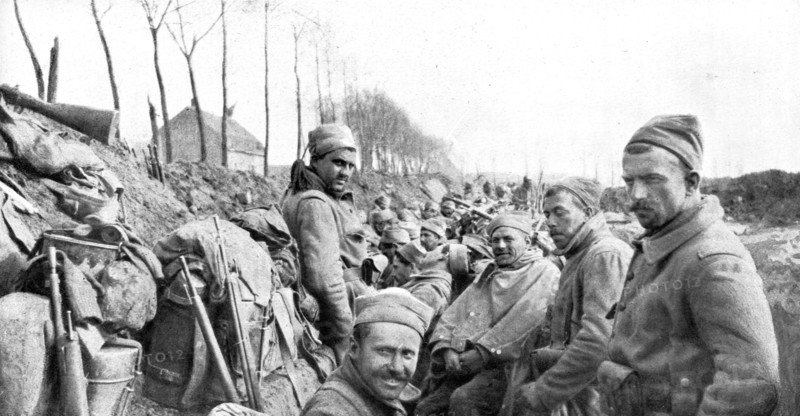 'La seconde bataille d'Ypres; Nos zouaves, le 24 avril 1915, a Boesinghe', 1915 Creator: Unknown.