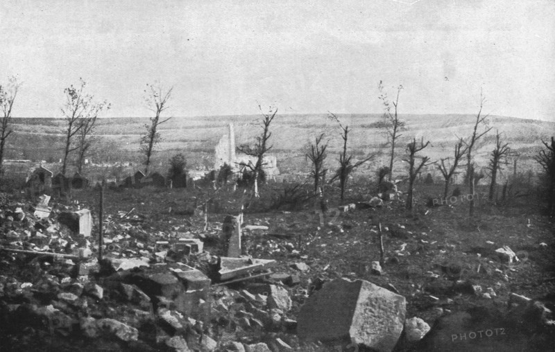 ''Notre offensive d'Artois; le cemetiere d'Ablain', 1915. Creator: Unknown.