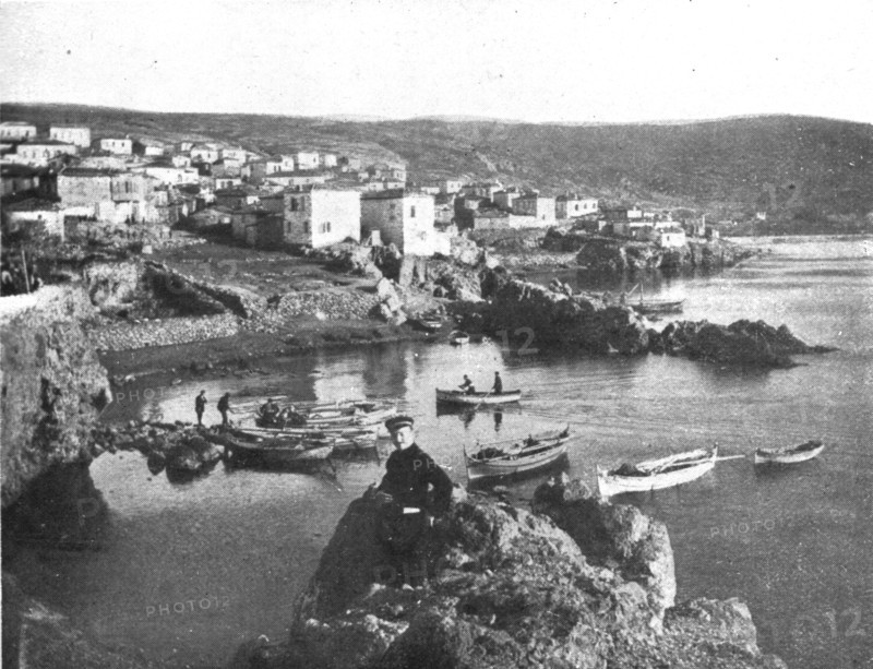 'L'expedition des Dardanelles, les preliminaires; Une vue de Sigri, sur la cote... 1914 (1924). Creator: Unknown.
