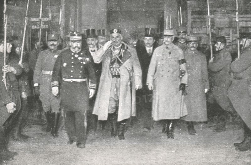 ''Les Exiles; Le roi Nicolas de Montenegro arrivant a Lyon', 1916 (1924) Creator: Unknown.