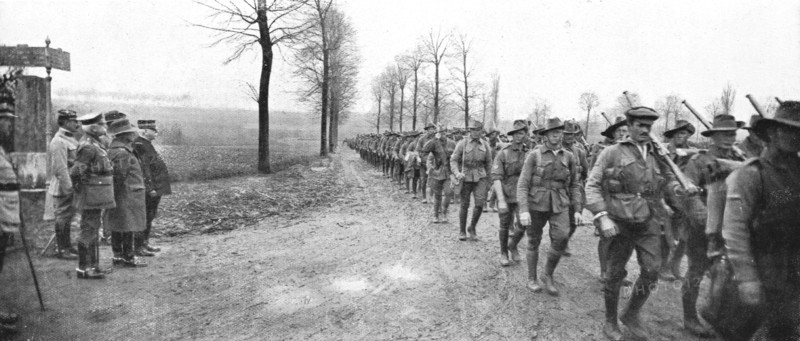 ''Aux armees Britanniques; Un defile de troupes canadiennes devant le general Joffre', 1916 (1924) Creator: Unknown.