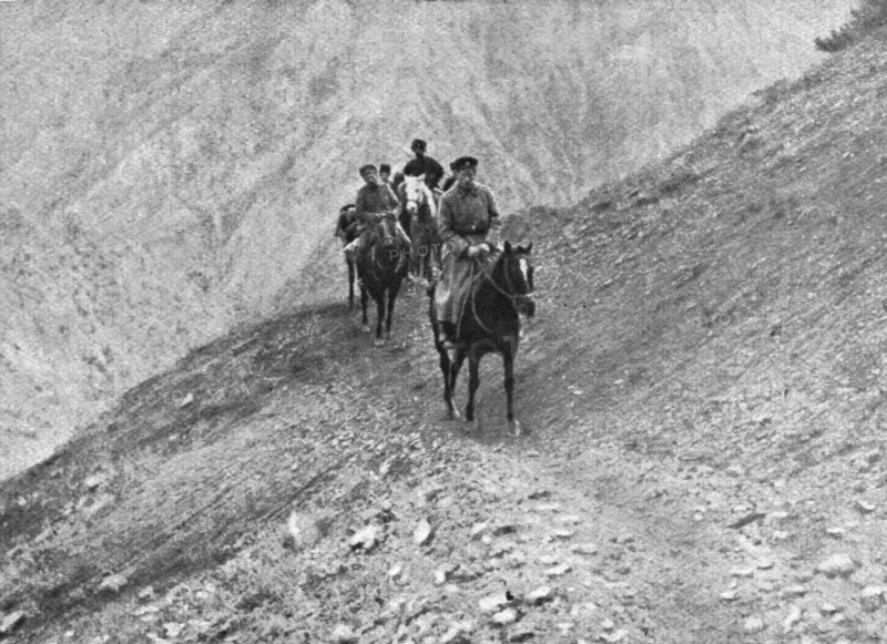 ''Apres Trebizonde; Une reconnaissance russe dans les montagnes du Kop-Dagh', 1916 (1924) Creator: Unknown.