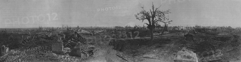 'En terre reconquise; Dompierre broye par nos projectiles: l'ennemi y avait multiplie..., 1916 (1924 Creator: Unknown.