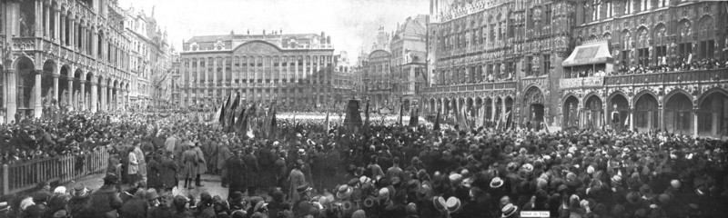 'Les fetes de la victoire en Belgique; sur le Grand Place de Bruxelles, le 22 juillet:..., 1919. Creator: Jean Clair-Guyot.