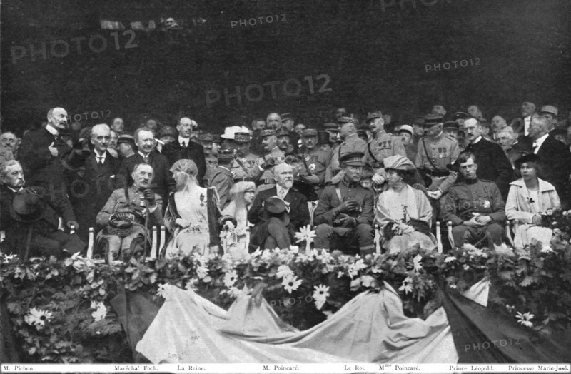 'Les fetes de la victoire en Belgique; a Liege, le 24 juillet: la tribune officielle dressee...1919. Creator: Colin.
