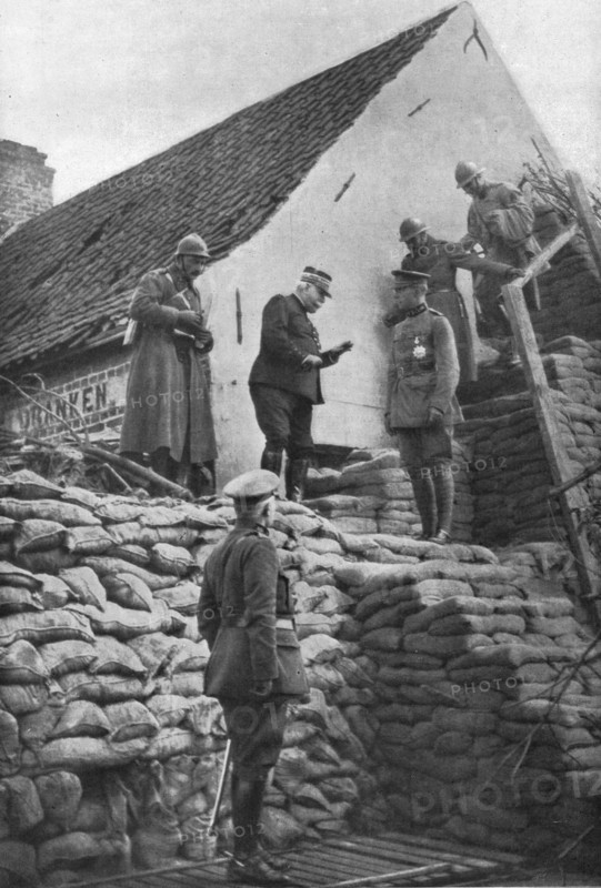 'Le roi Albert !er et le generalissime sur le front de l'armee Belge; accompagnes..., 1916. Creator: Unknown.