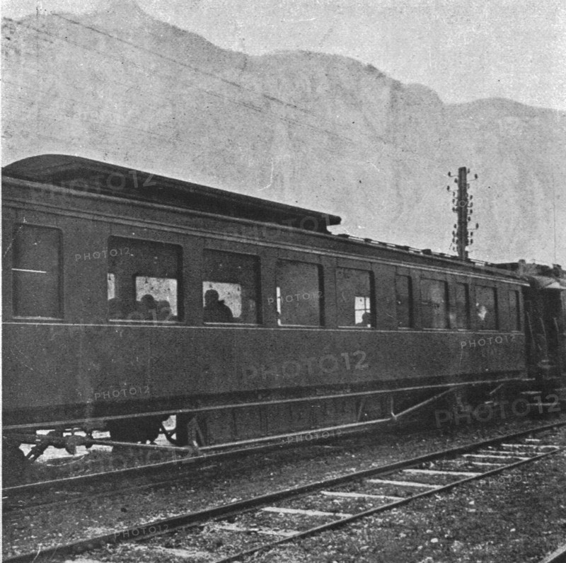 'L'entrevue des generaux Cadorna, Joffre et de Castelnau a Saint-Michel-de-Maurienne; le..., 1916. Creator: Unknown.