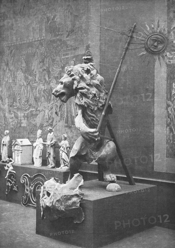 'Le Lion du Beffroi d'Arras; a l' "Exposition des oeuvres d'art mutilees ou provenant des..., 1916. Creator: Desavary.