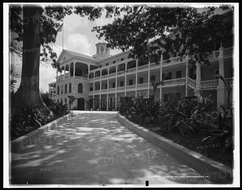 The Royal Victoria, Nassau, Bahama Isl'ds., c1901. Creator: William H. Jackson.