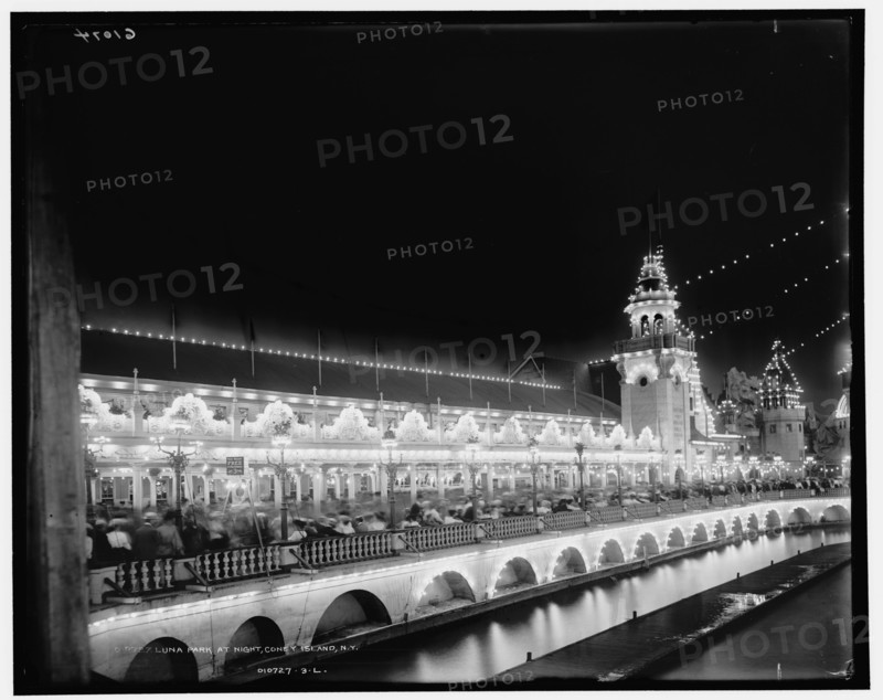 Luna Park at night, Coney Island, N.Y., between 1903 and 1906. Creator: Unknown.