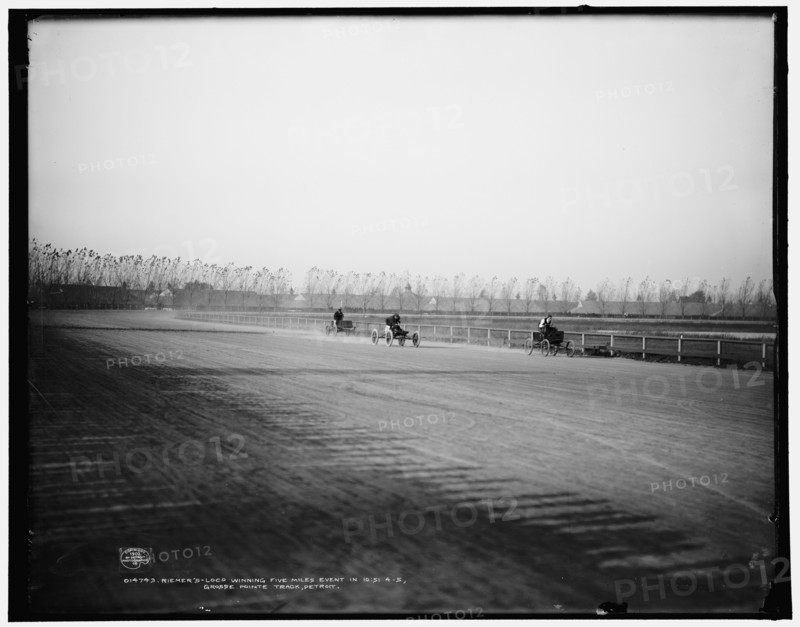Riemer's Loco winning five-miles event in 10:51 4-5, Grosse Pointe track, Detroit, c1902. Creator: Unknown.