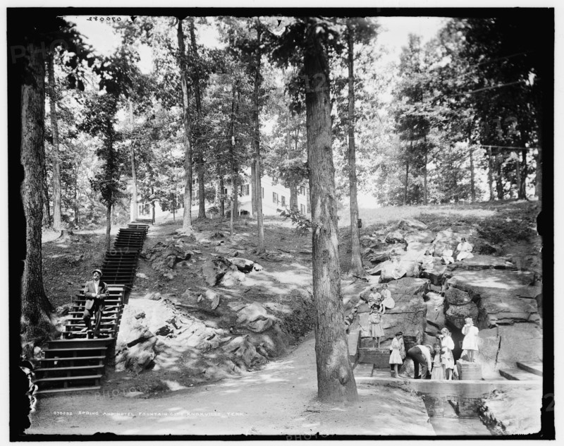 Spring and Hotel Fountain City, Knoxville, Tenn., c1907. Creator: Unknown.