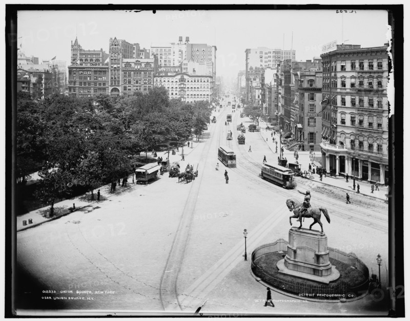 Union Square, New York, between 1890 and 1901. Creator: Unknown.