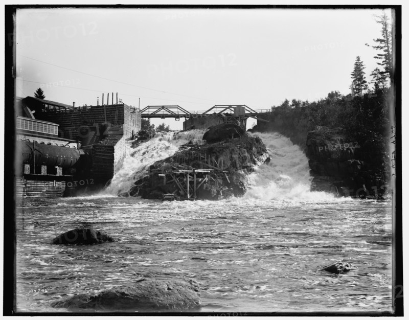 Quinnesee [sic] Falls, near view, between 1880 and 1899. Creator: Unknown.