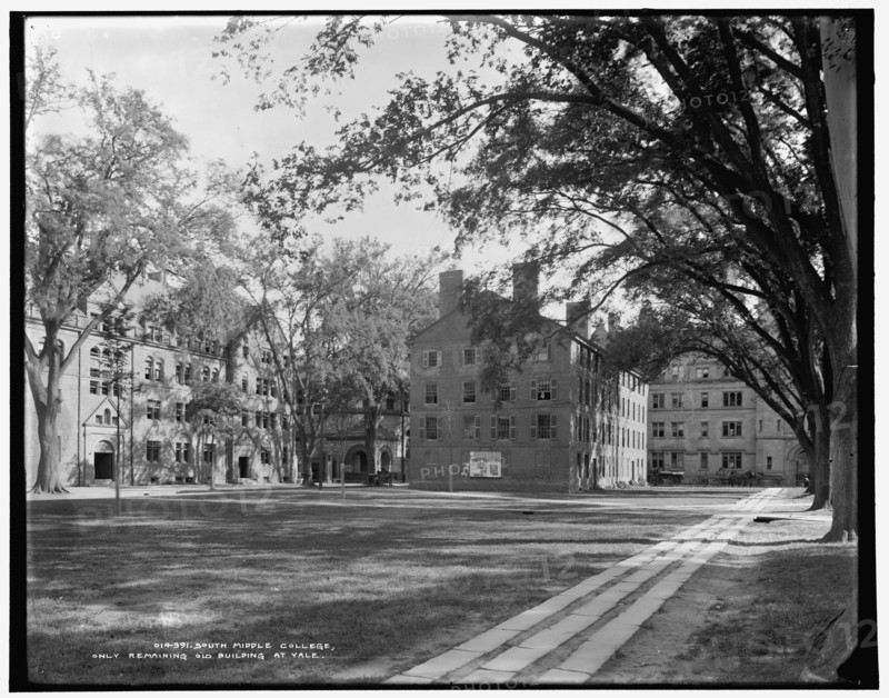 South Middle College, only remaining old building at Yale, between 1900 and 1906. Creator: Unknown.