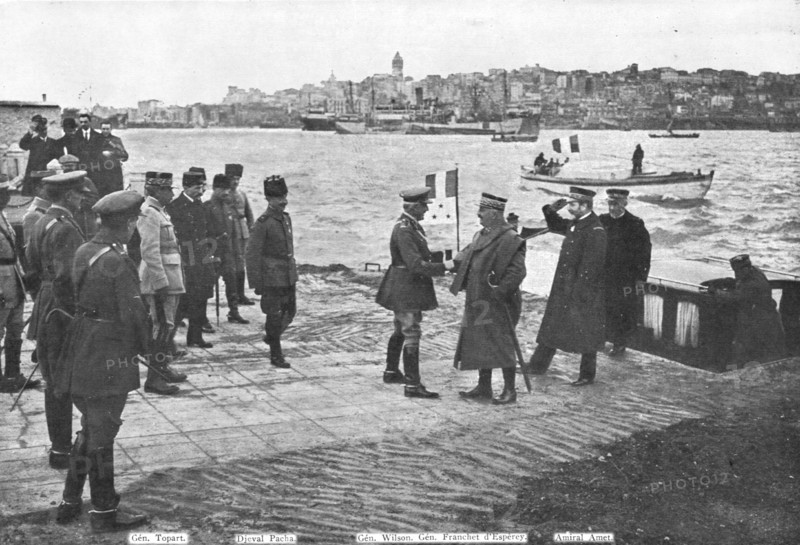 'Du Bosphore a L'Adriatique; Debarquement a la Pointe du Serail, a Constantinople, le 22 novembre. Creator: Unknown.