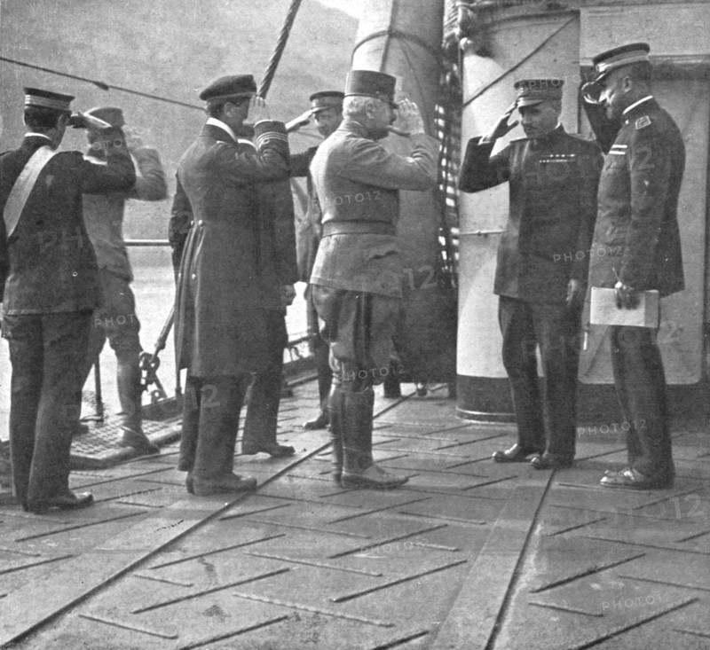 'Du Bosphore a L'Adriatique; Le general autrichien Pflanzer Baltin recu a bord du navire..., 1918. Creator: Unknown.
