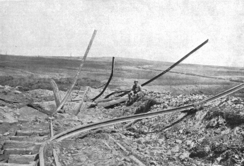 'Devant Verdun; Entre Fleury et Thiaumont, sur la voie du chemin de fer d'interet local qui..., 1916 Creator: Unknown.