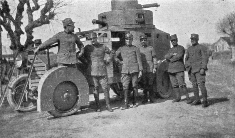 ''Le front italien; la nouvelle automitrailleuse blindee de l'armee italienne', 1916. Creator: Unknown.