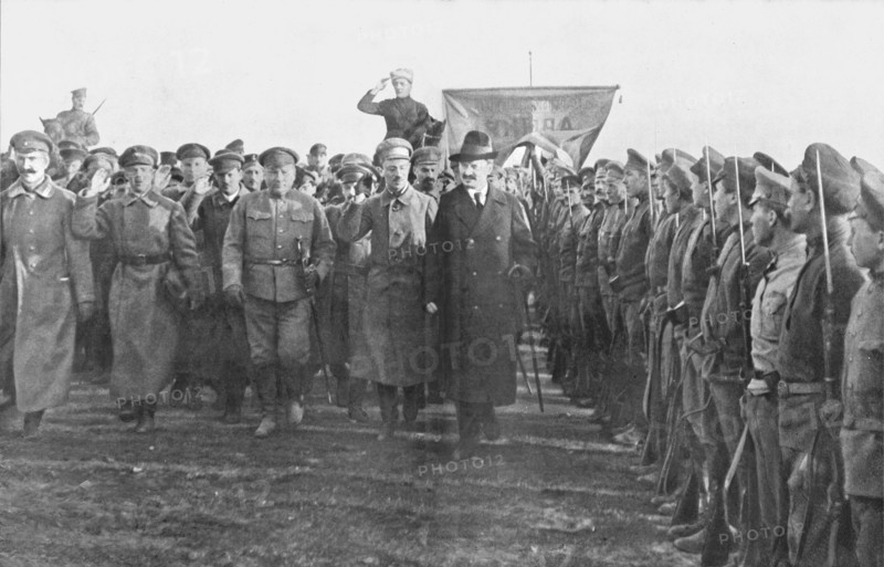 ''La Fin de Trois Empires; Dans la Russie des Soviets..., 1918. Creator: Unknown.