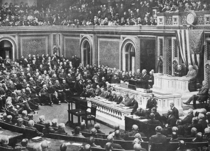 'L'Avant-Guerre aux Etats-Unis; Le 3 fevrier 1917, la séance du Congres americain dans..., 1917. Creator: Unknown.