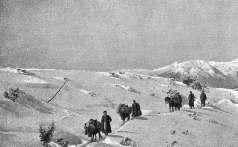 'La campagne d'hiver en Orient; Dans les neiges du Paljokrimero, entre Santi-Quaranta..., 1917. Creator: Unknown.