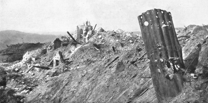 'Le champ de bataille; Un coin de Craonne: l'eglise', 1917. Creator: Unknown.