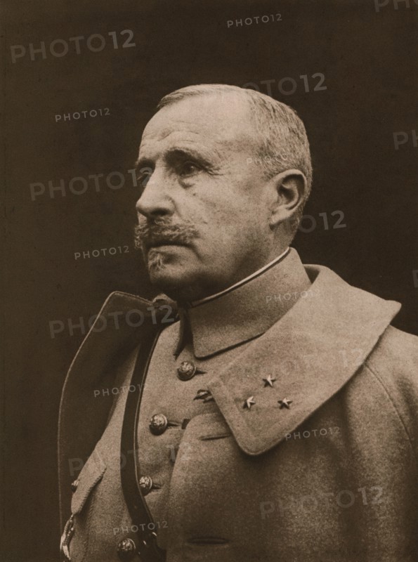 'Nos Grands Chefs; Le general Nivelle, commandant en chef du 16 decembre 1916 au 15 mai 1917', 1917. Creator: François Cogné.