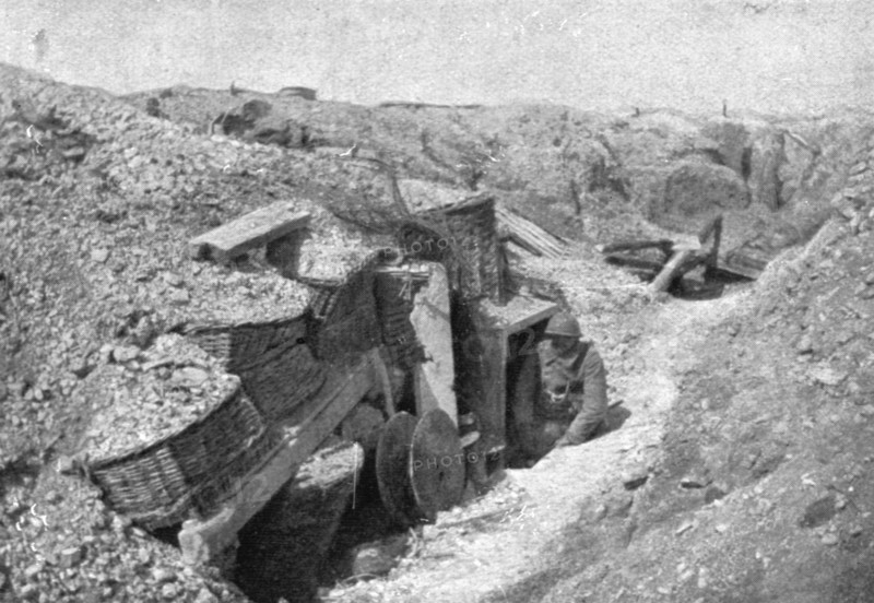 'Sur le massif de Moronvilliers; L'entrée d'une ancienne sape allemande sur les pentes..., 1917. Creator: Unknown.