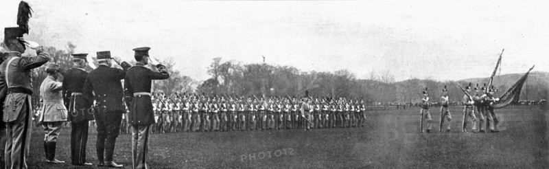 'Joffre a West-Point, le <<Saint-Cyr>> des Etats-Unis; Les eleves de l'Ecole speciale..., 1917. Creator: Unknown.